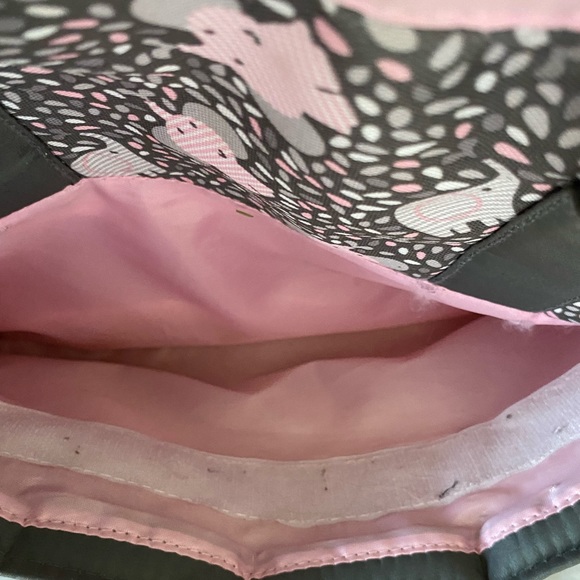 Babyboom baby bag elephant pink and gray has a lot of pockets - Picture 4 of 8
